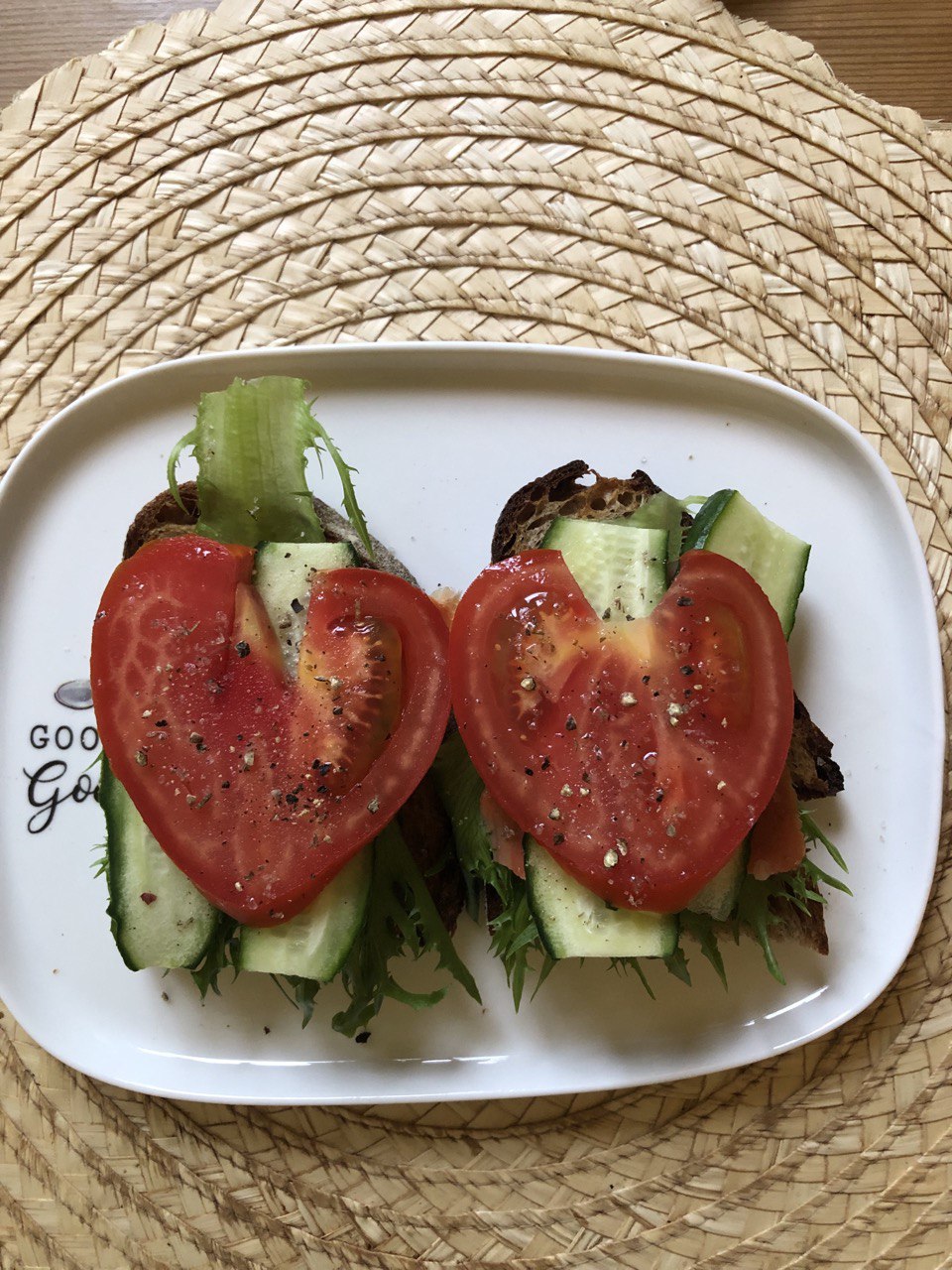 бутер с ветчиной и овощами